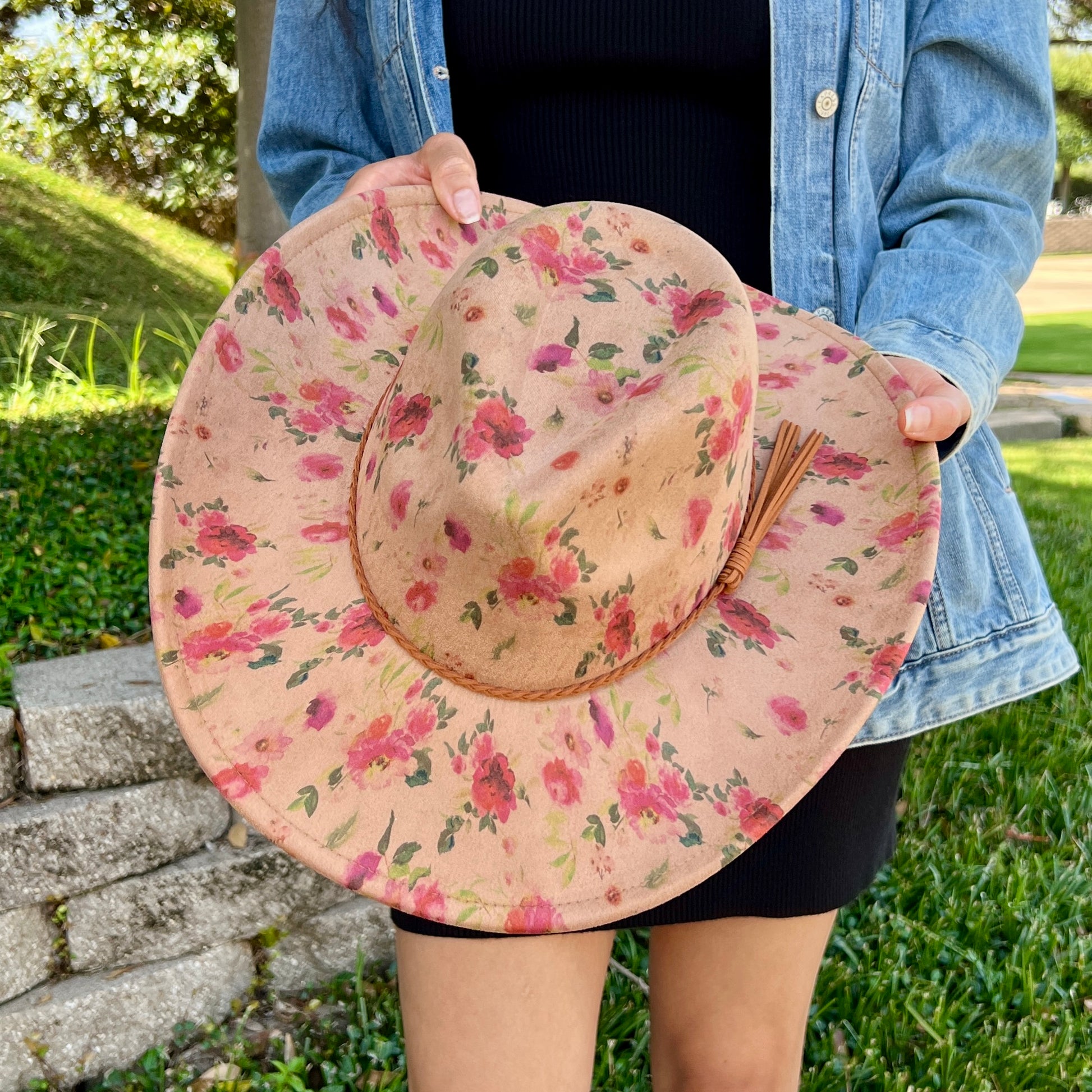 Red Roses Suede Cowboy Hat - Pinched Front