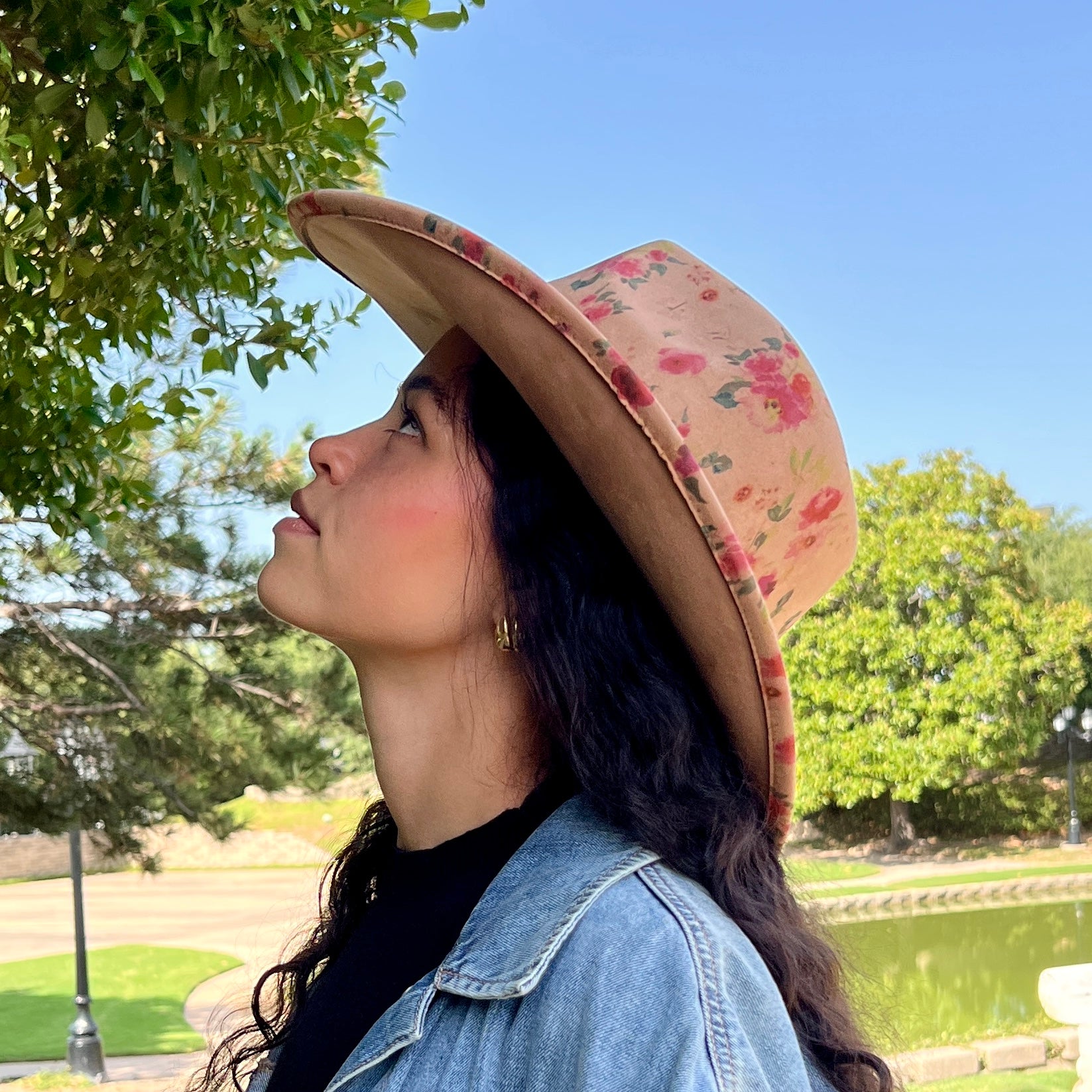 Red Roses Suede Cowboy Hat - Pinched Front