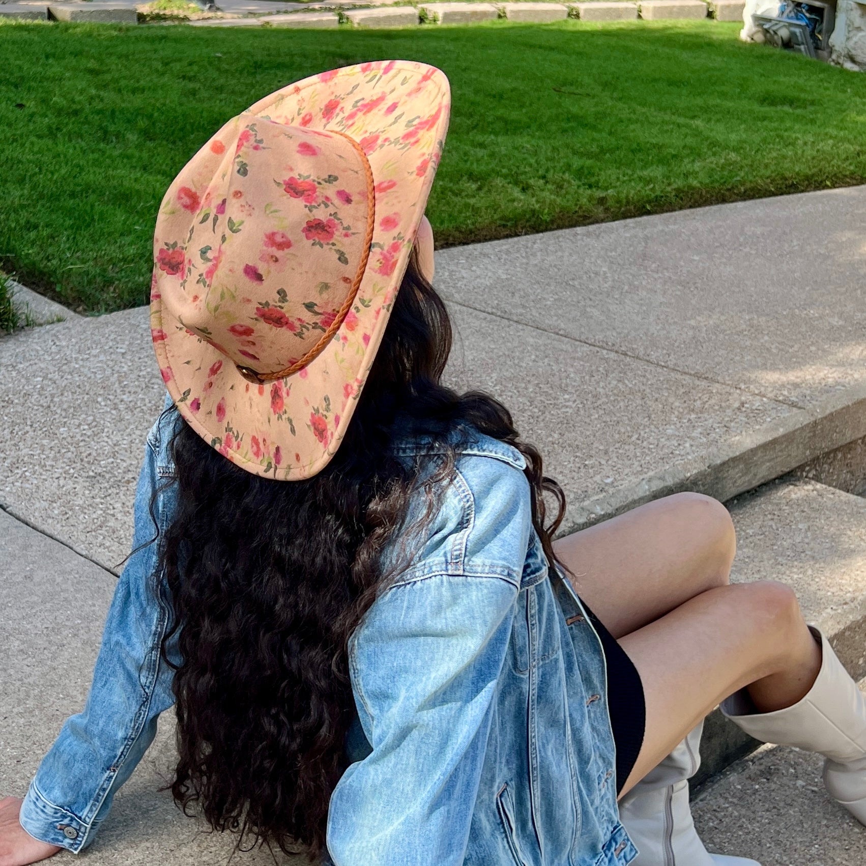 Red Roses Suede Cowboy Hat - Pinched Front